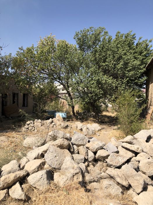 uchastka sotiladi 4 sotixdan oshiq