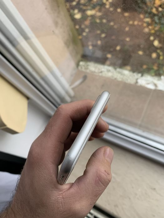 Iphone 8 plus 64 gb liber de retea