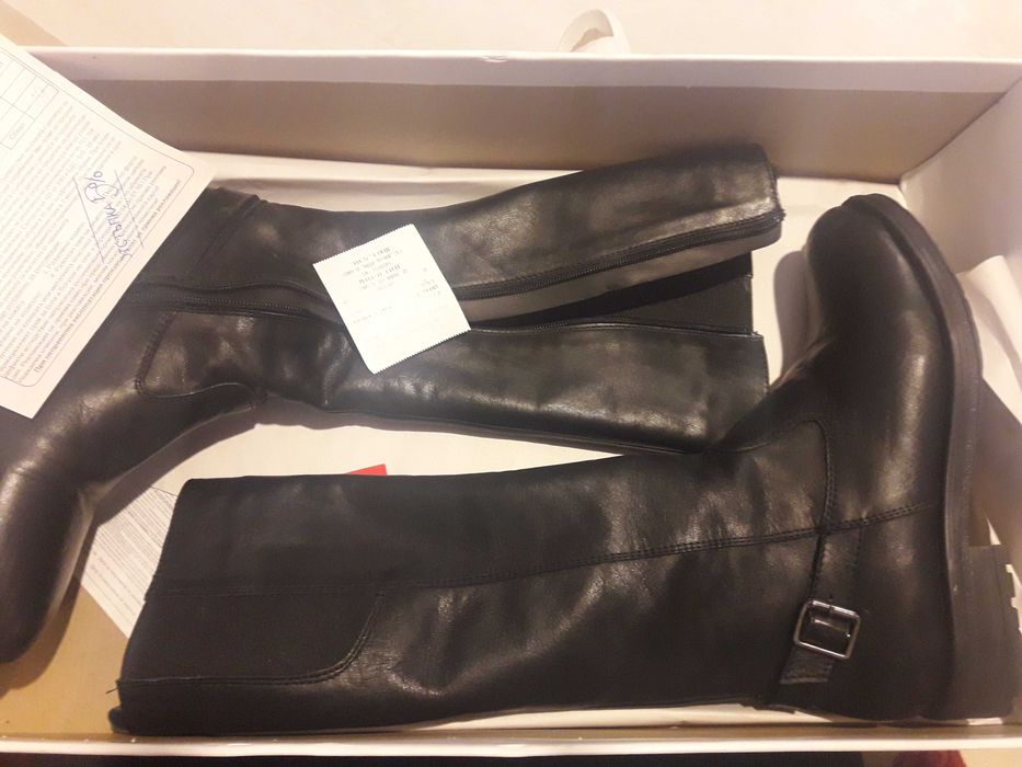 КожениБотуши37номер 70лв, 38-50лв,Бежови37н 10лв,Найк10лвReebok44-30лв