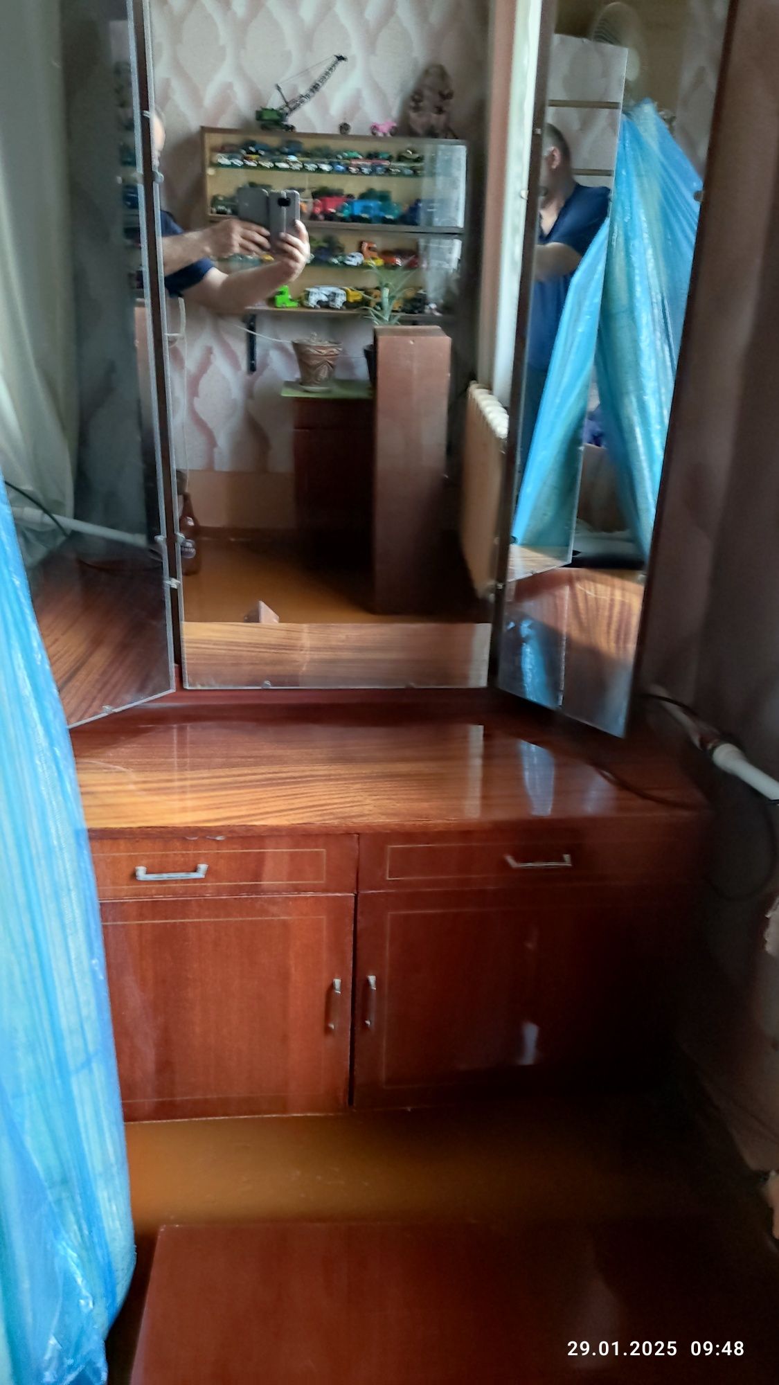 Продам спальный гарнитур СССР шифонер две кровати две тумбы стол трюм