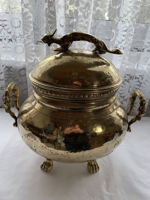 Vase din alama emailată