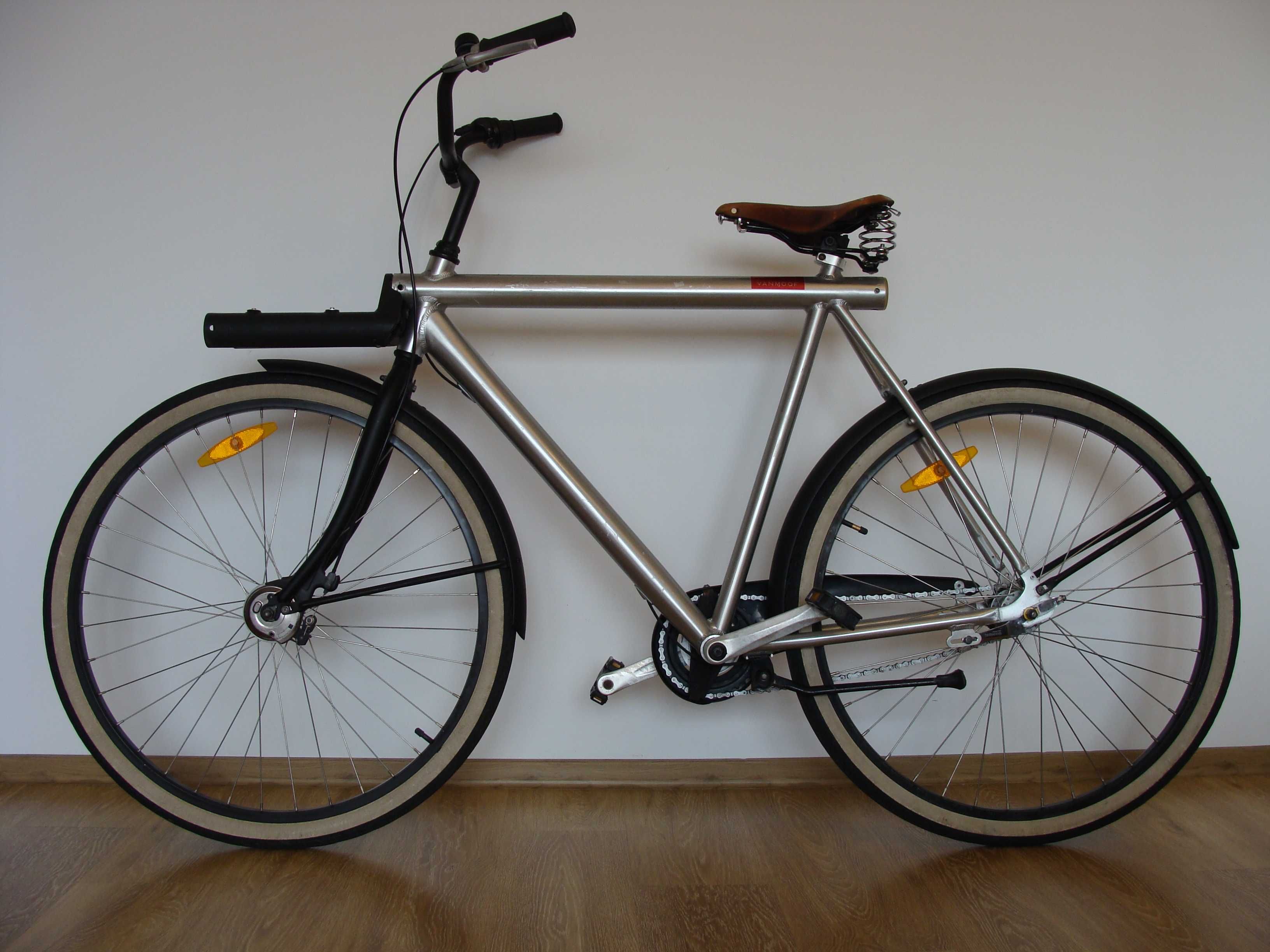 Bicicleta Vanmoof No.3, oras-trekking, roti 28-viteze in butuc, Olanda
