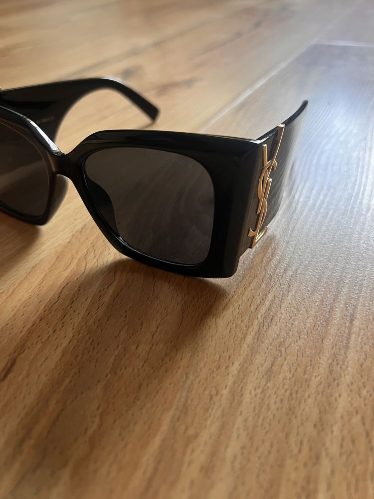 Слънчеви очила Cartier, Yves Saint Laurent