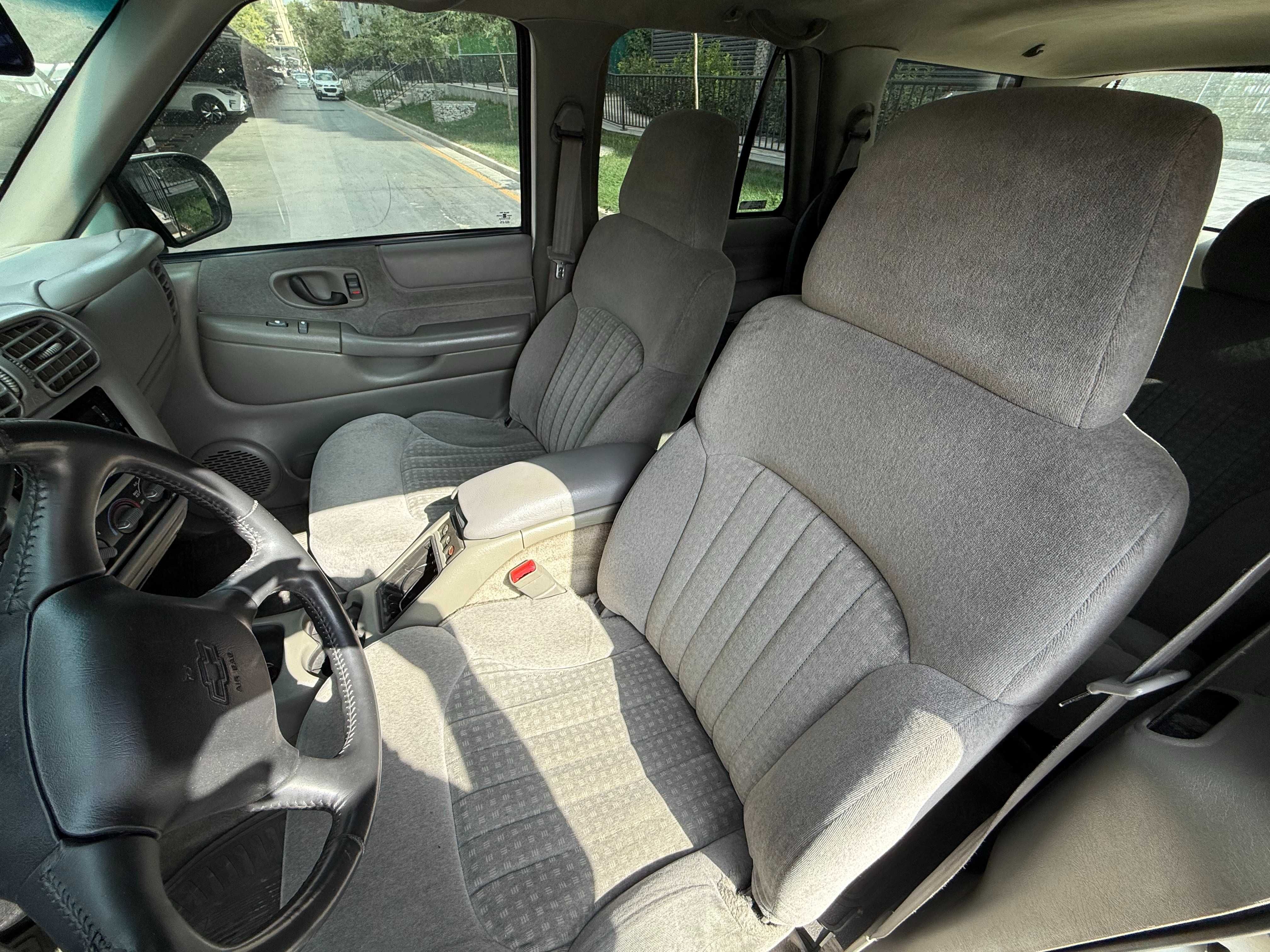 CHEVROLET BLAZER LS (США), автомат - дипномер, не растаможен