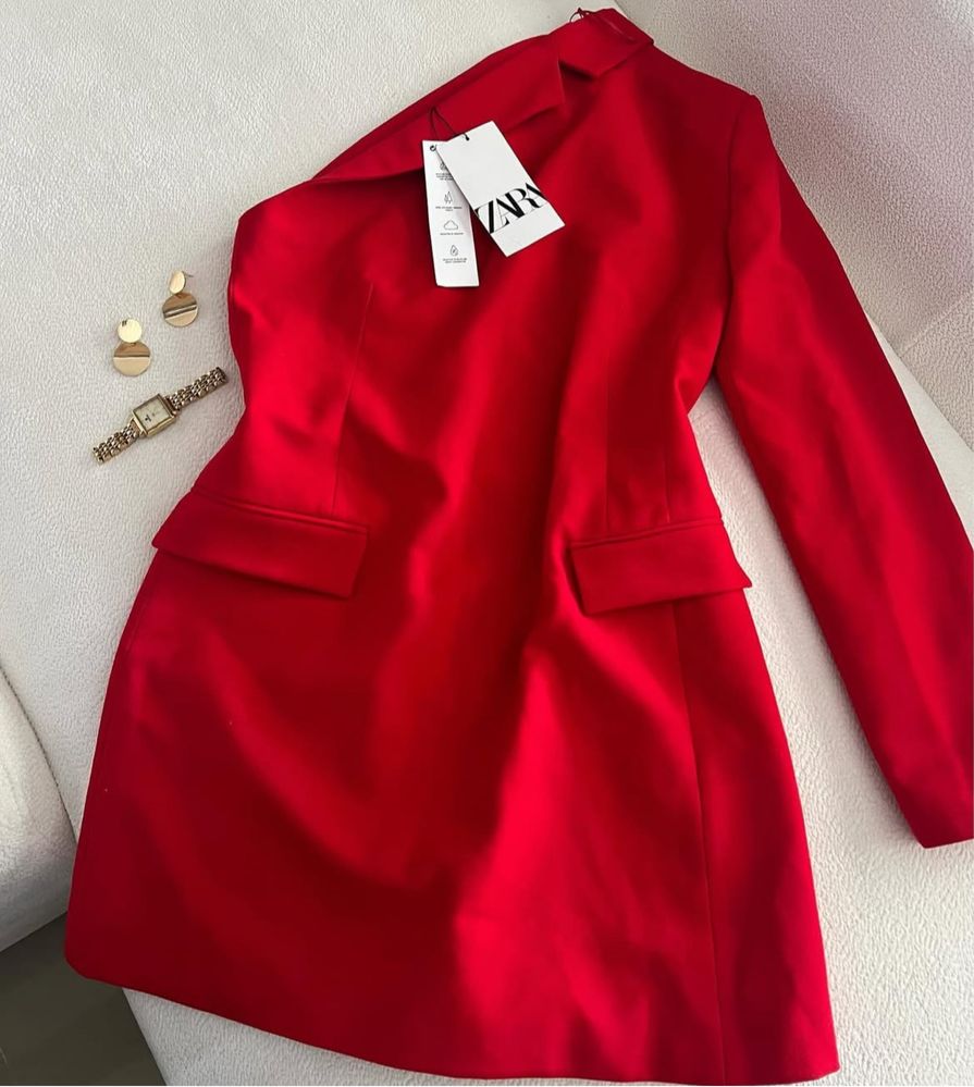 Нова с етиквт! Червена рокля Zara