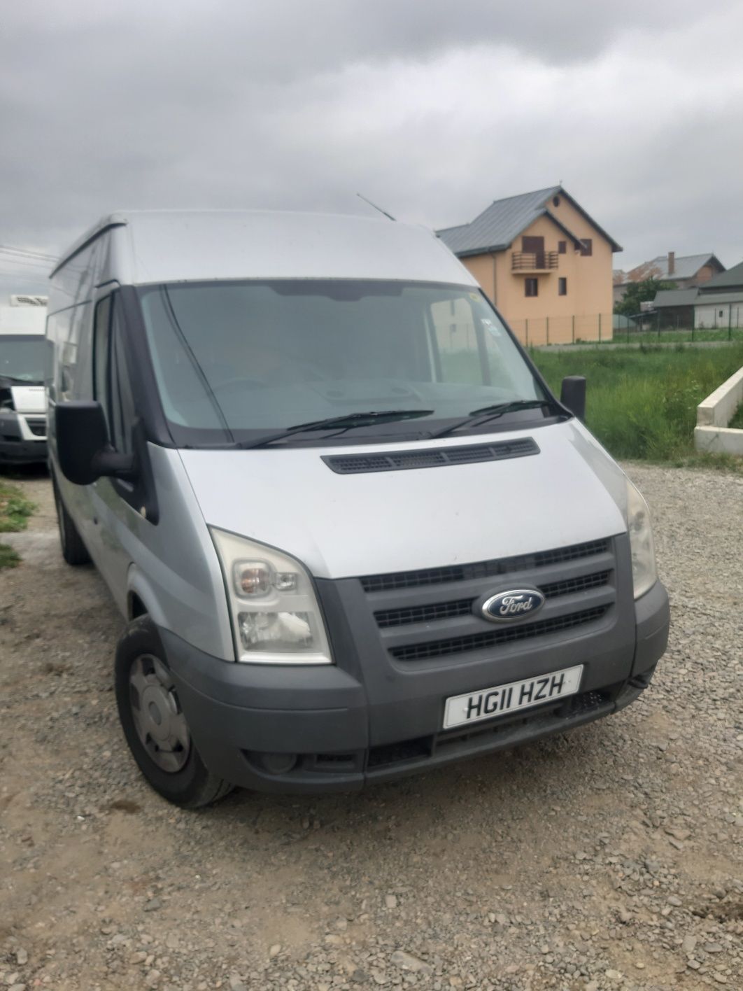 Faruri grila fata ford transit