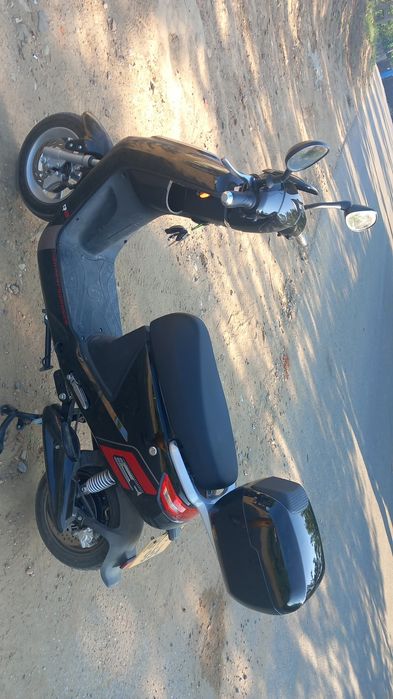 Scuter electric r8