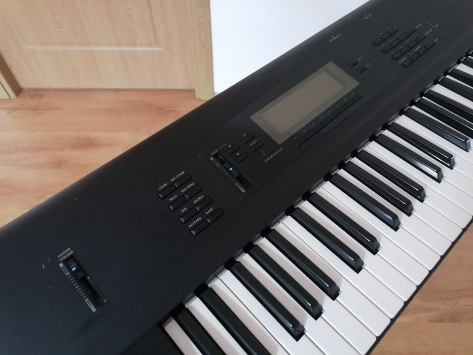 KORG 01/W sintetizator orga pian midi controller