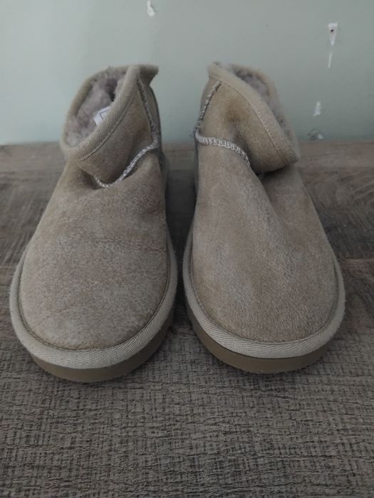 UGG бети с велурена агнешка кожа и модели от ZARA