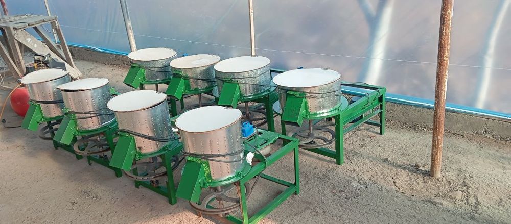 Bodomga pardoz berish aparati