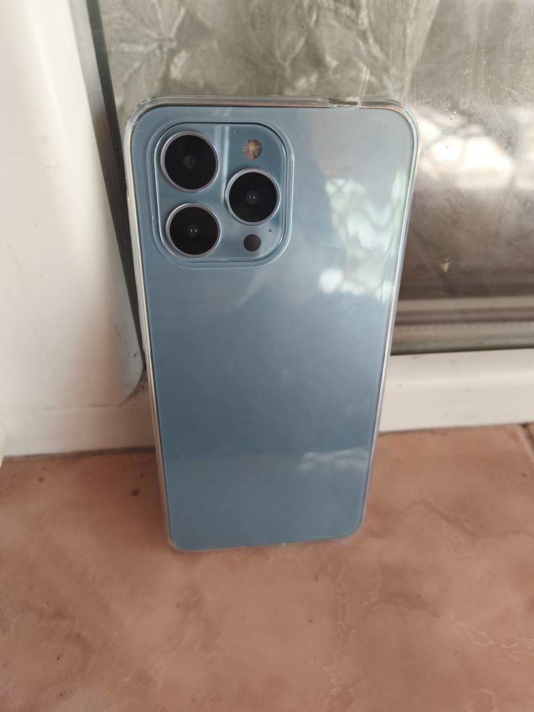 Телефонът е i 15 Pro Max