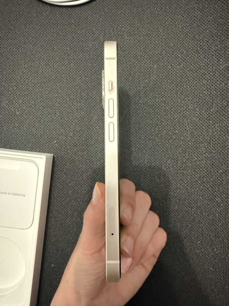 Iphone 13 256GB Бял