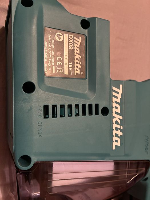 Aspirator rotopercutor makita DX09