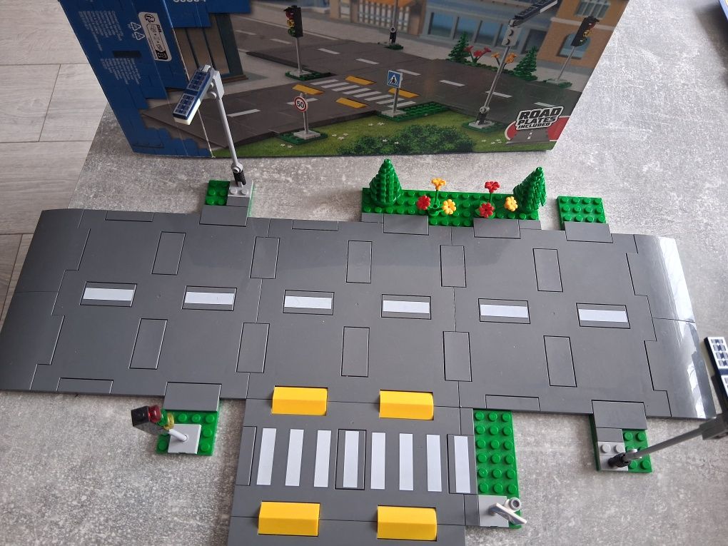 Лего Сити 5+ пътни знаци и Трактор Lego City