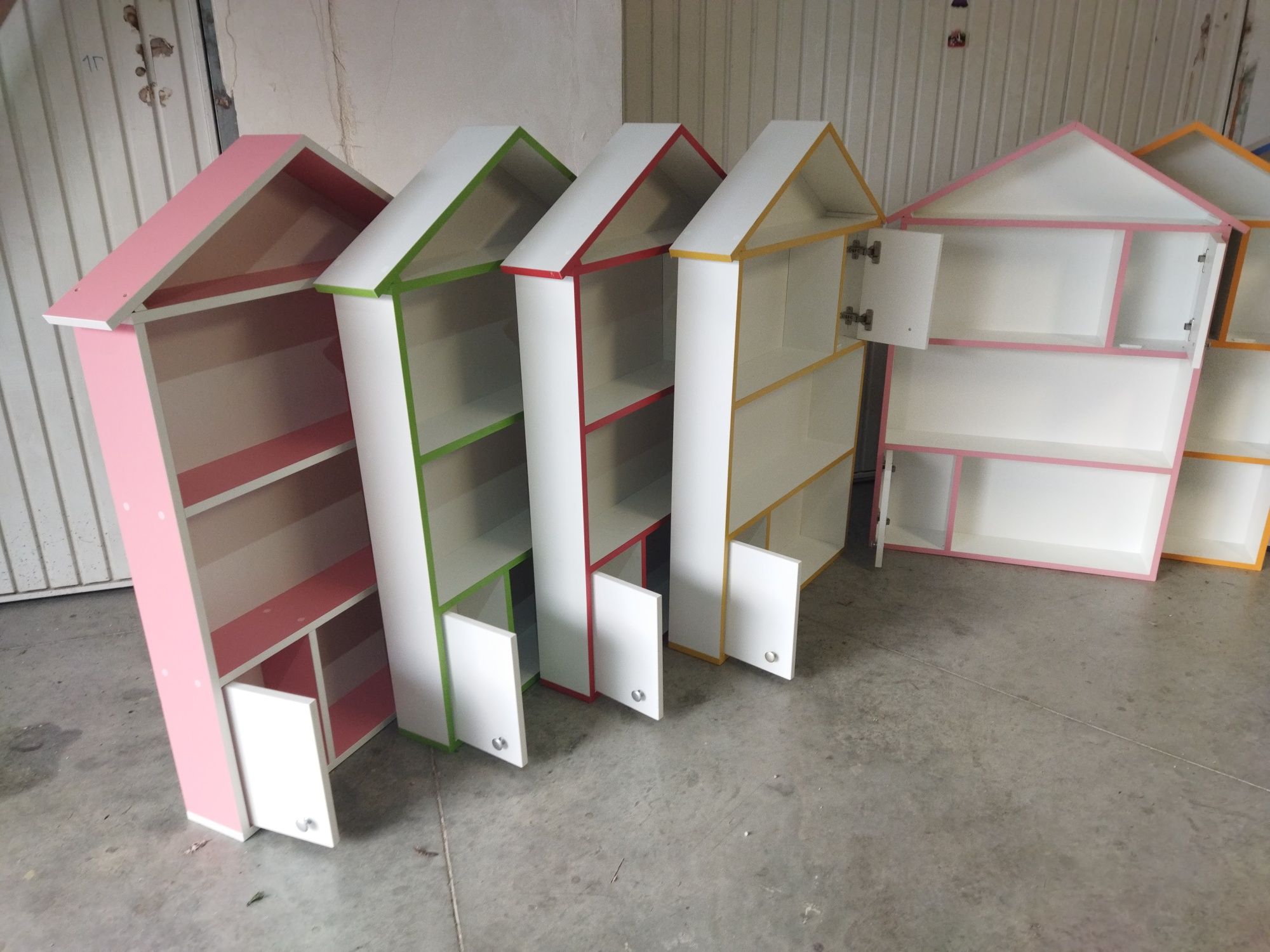 Къщичка за кукли, библиотека,къщичка за книги,етажерка