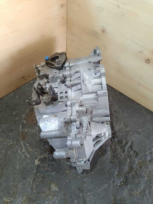 Cutie Viteze manuala VOLVO S60 S80 V70 2.4D5 E3 1023678