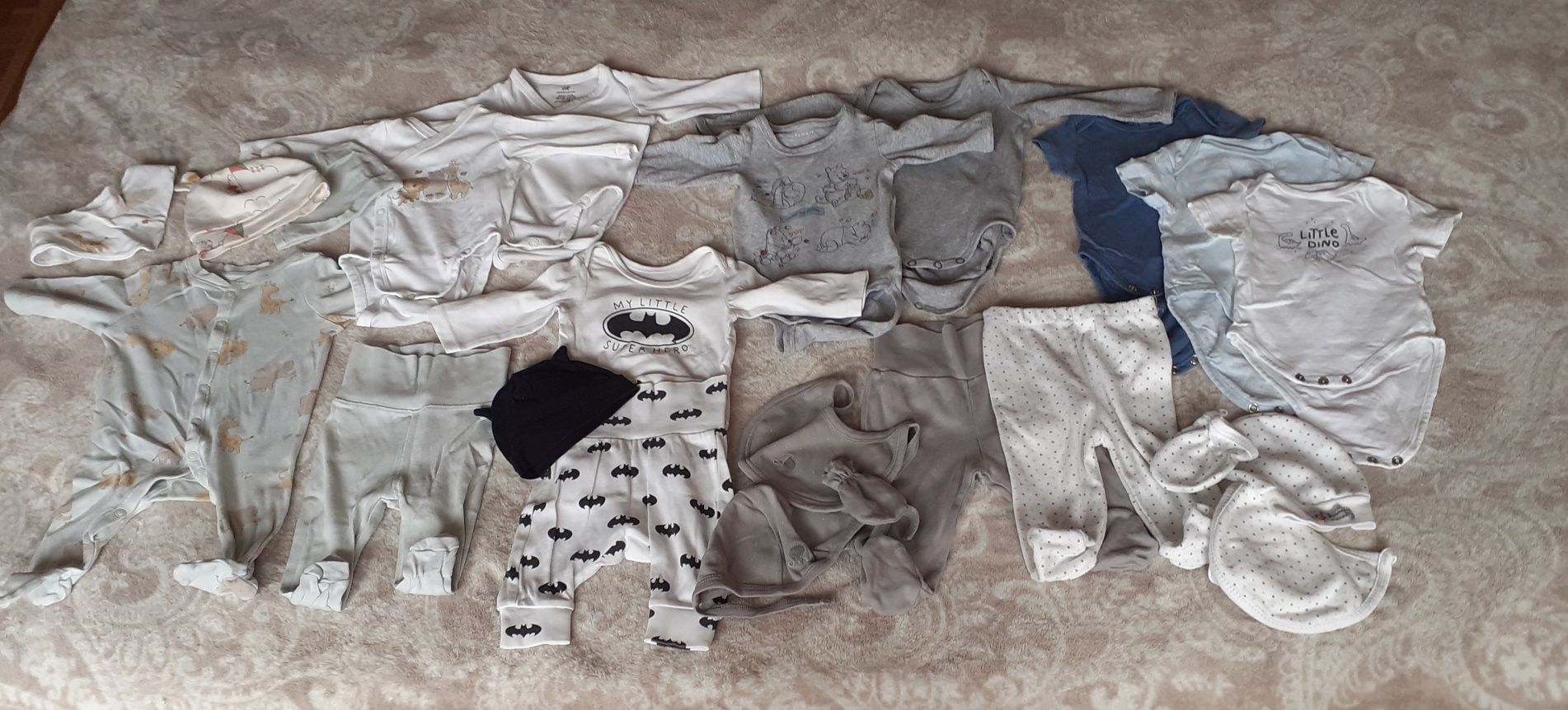 Бебешки зимни дрехи 50, 56, 62 и подаръци