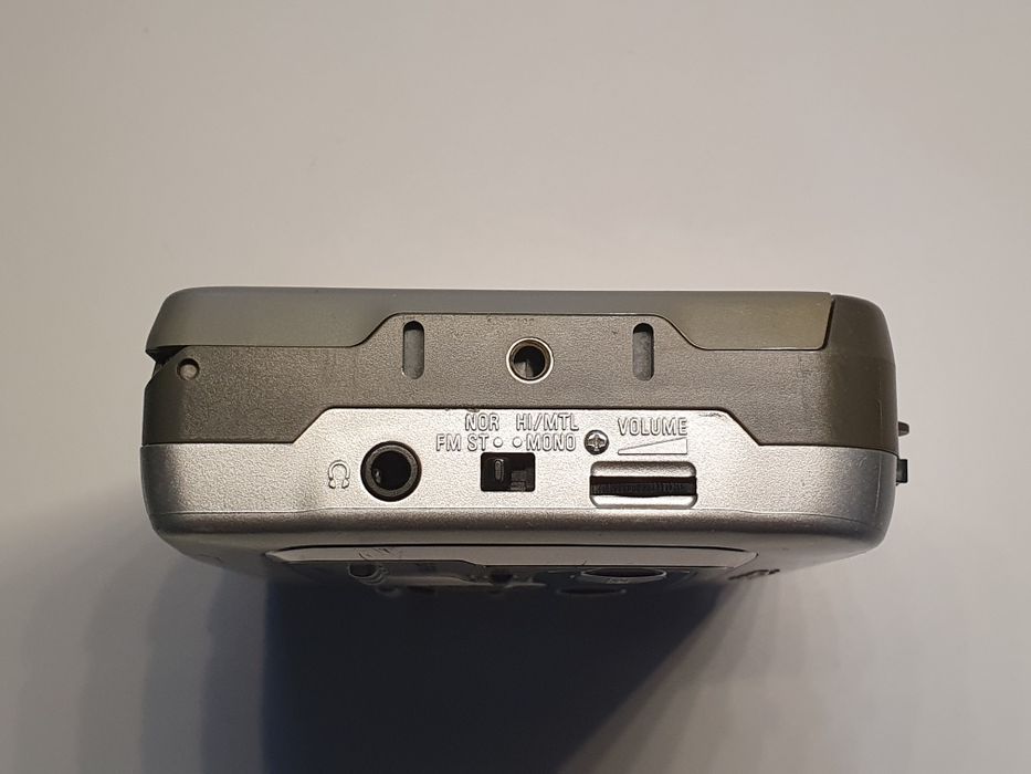 Walkman Aiwa autorevers cu radio