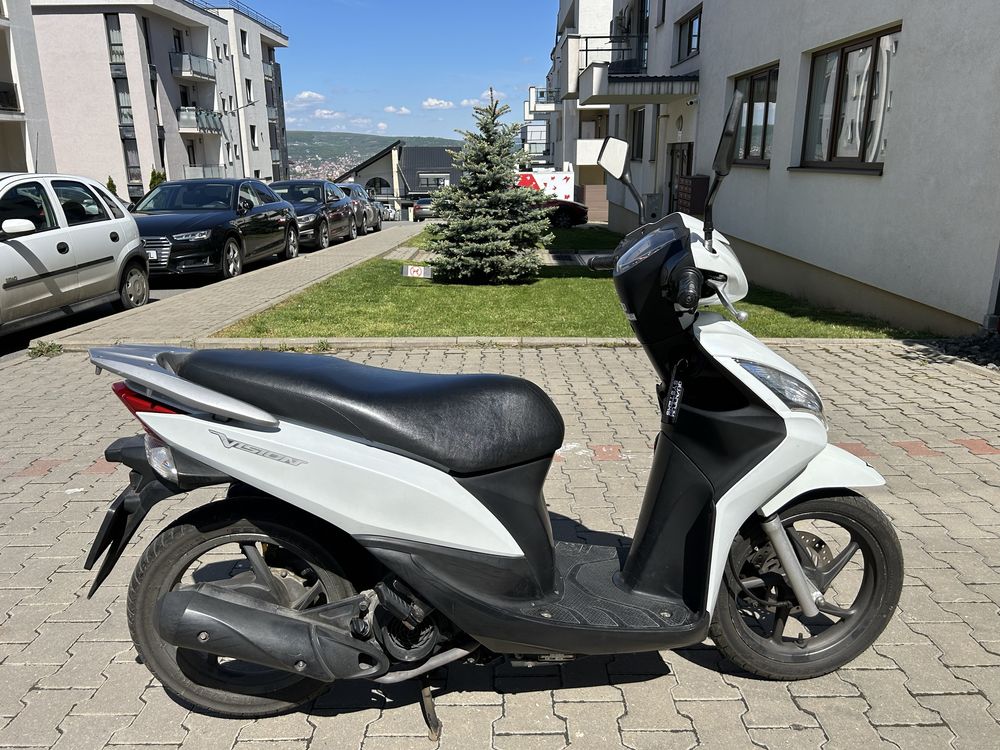 Honda Vision 110 cc scuter