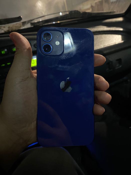 Айфон 12 в хорошем состоянии