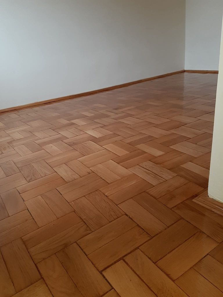Raschetare parchet și scări interioare