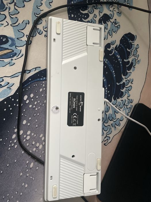 tastatura WHITESHARK (60%) + mousepad + headset stand