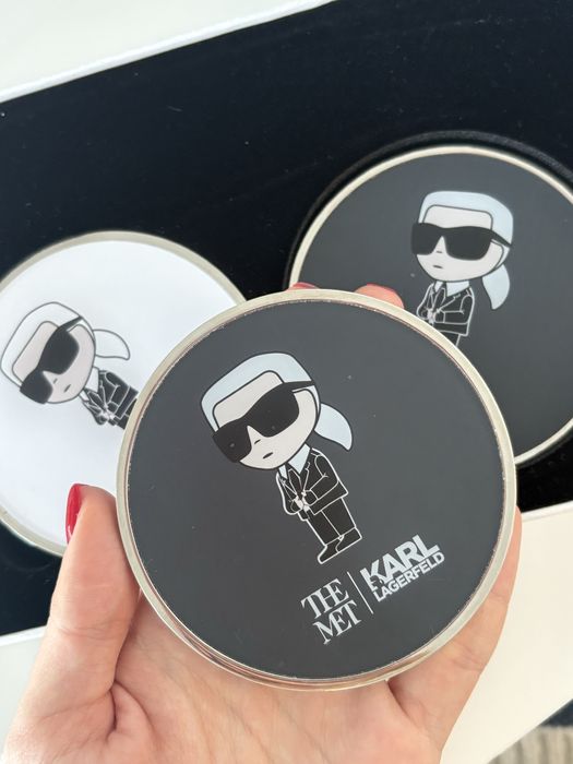 Лимитиран комплект подложки за чаши Karl Lagerfeld x The Met (4 броя)