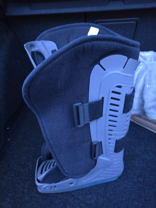 Vând orteza Air walker