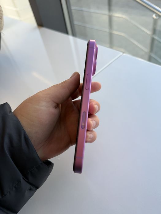 Продаю iphone 16