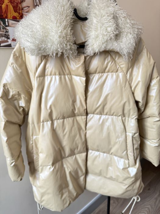 Куртка под кожу + воротник из овчины — очень тёплая!