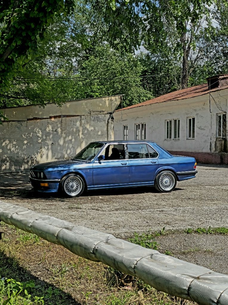 Продам BMW e28 4.0