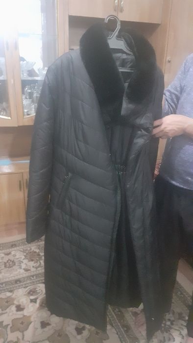 Продам куртку зимнюю размер 54 56  длинная