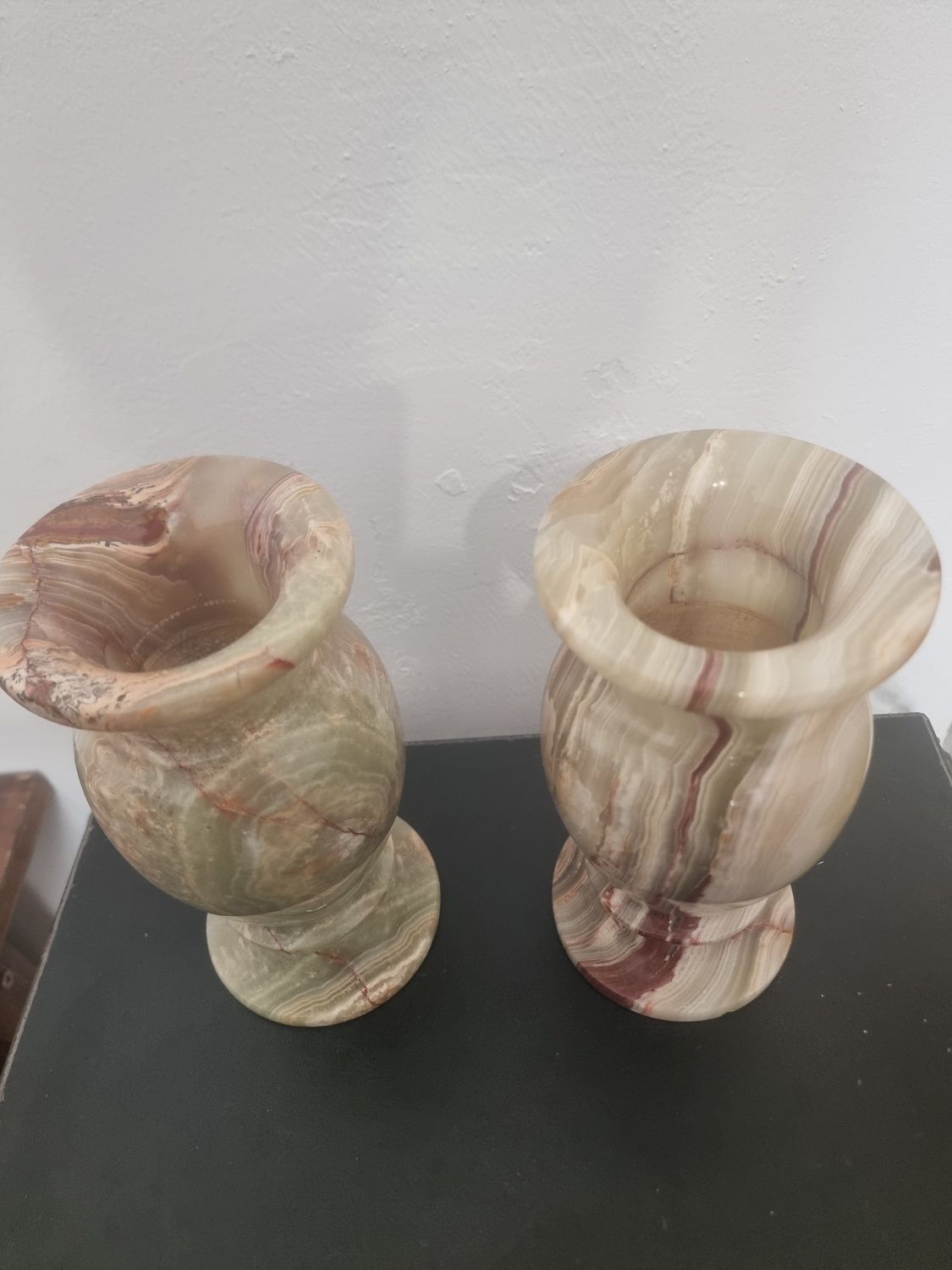 Pereche vază vintage sculptată in onix