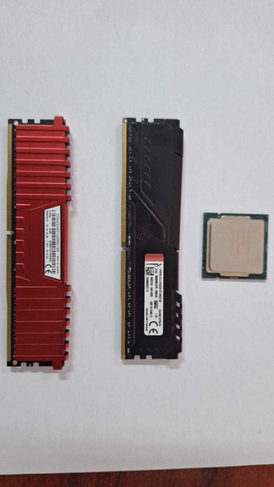 Vand memorie DDR4 16 GB + 8 GB la 2666 mhz