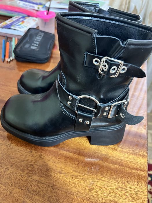 Продам сапоги новые! 35-36 размер