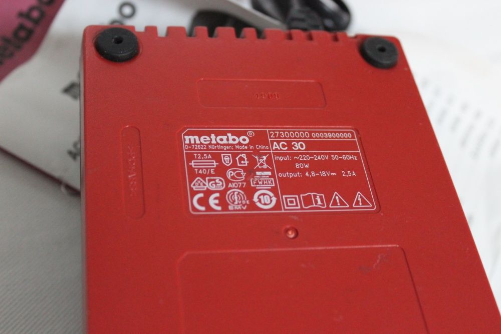 Jocuri Incarcator Charger  AEG 12V