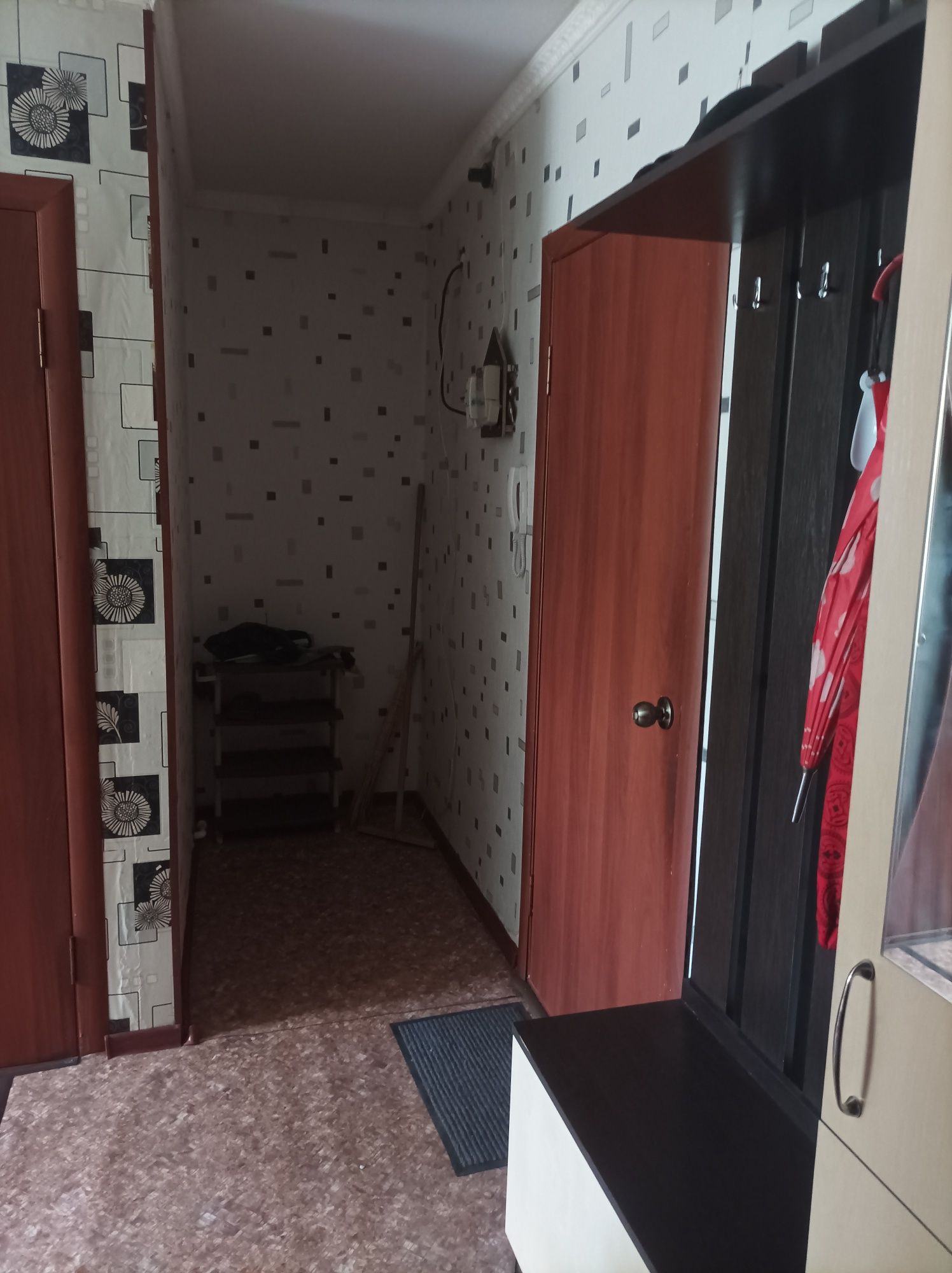 Продам 2 комнатную квартиру .  Срочно