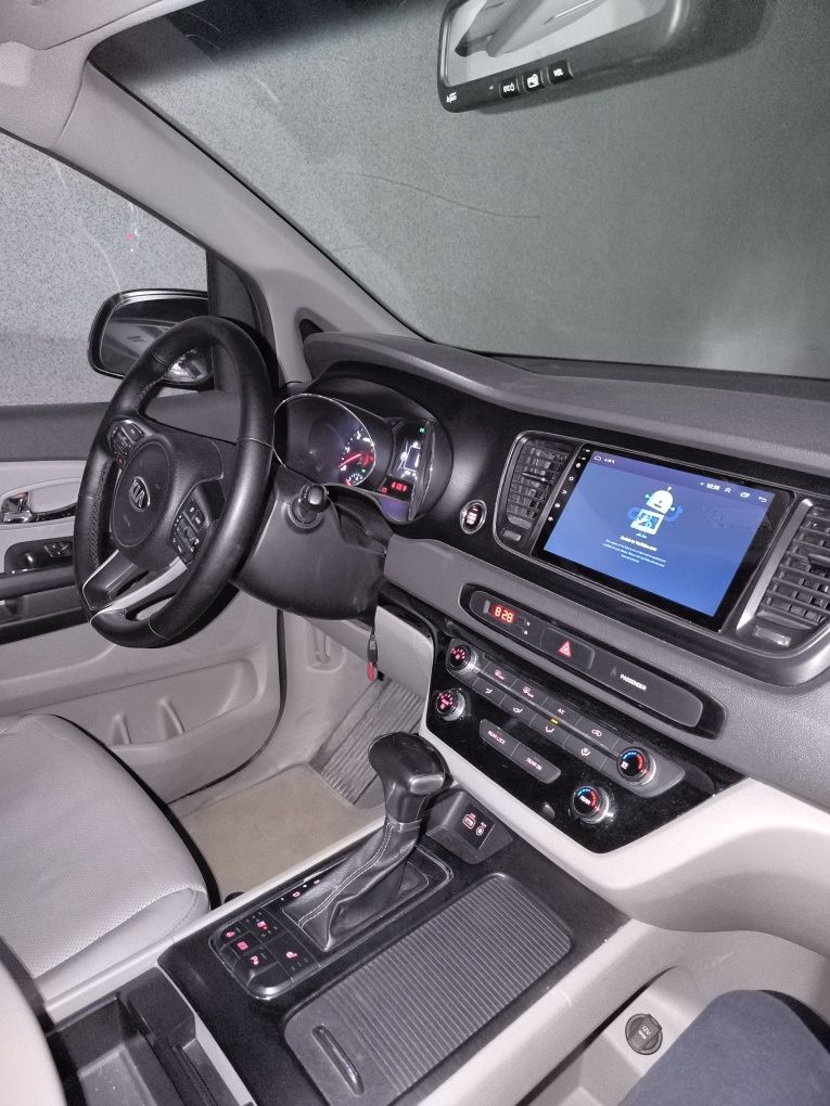 Kia carnival 2018-yil