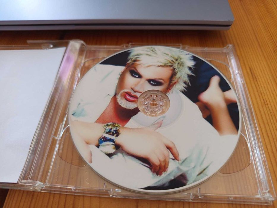 Уникален диск на Азис с автограф