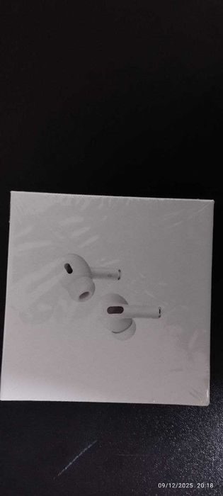 Airpods va quloqchin naushniklar