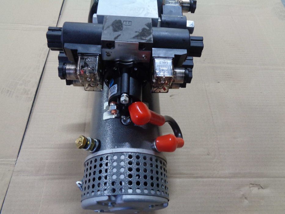 Grup pompa unitate hidraulica pentru plug lama de zapada 3 kW 24 VDC