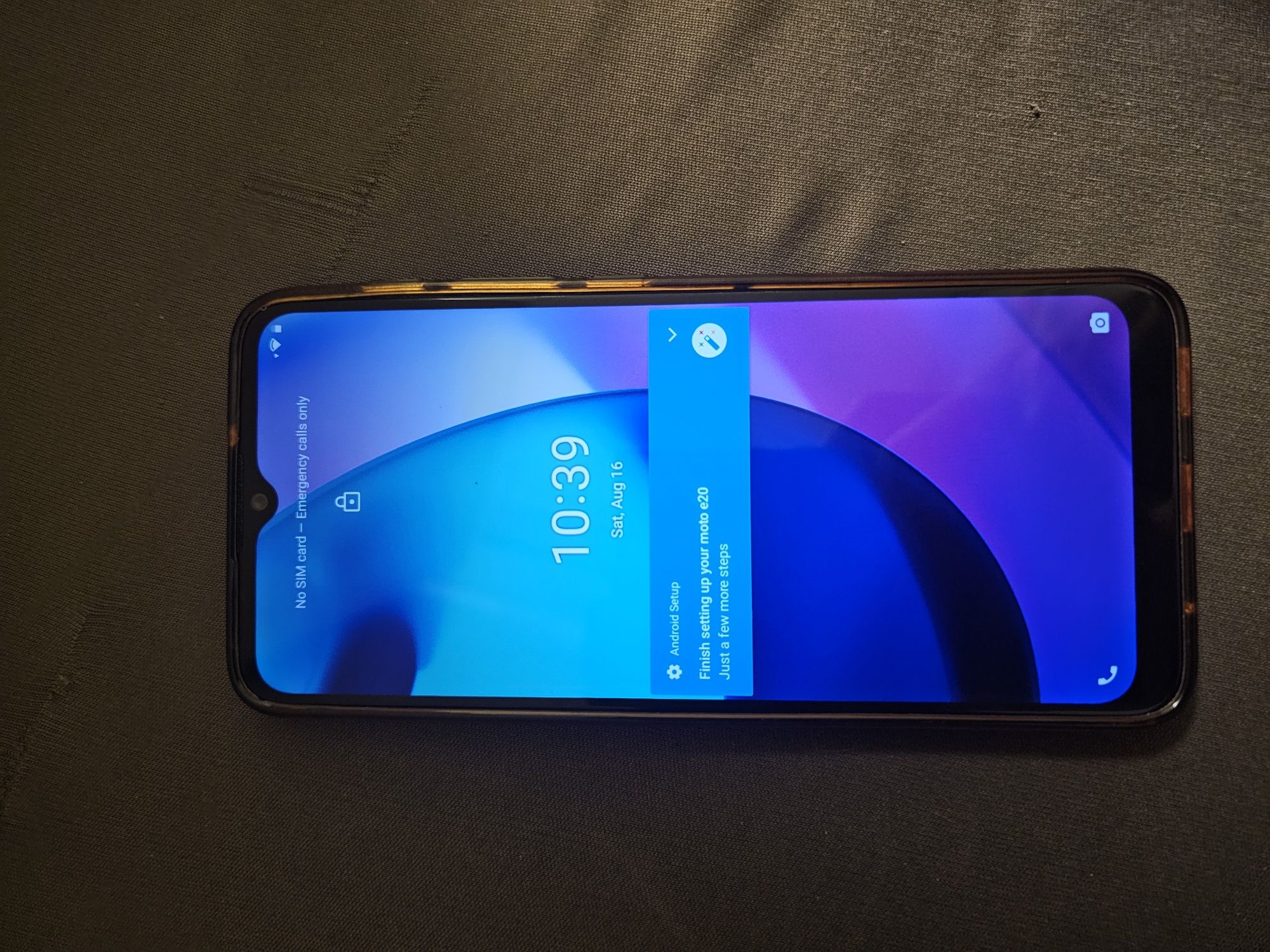 Телефон Motorola e20