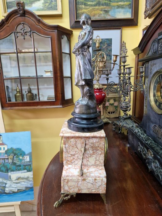 Страхотен антикварен френски каминен часовник