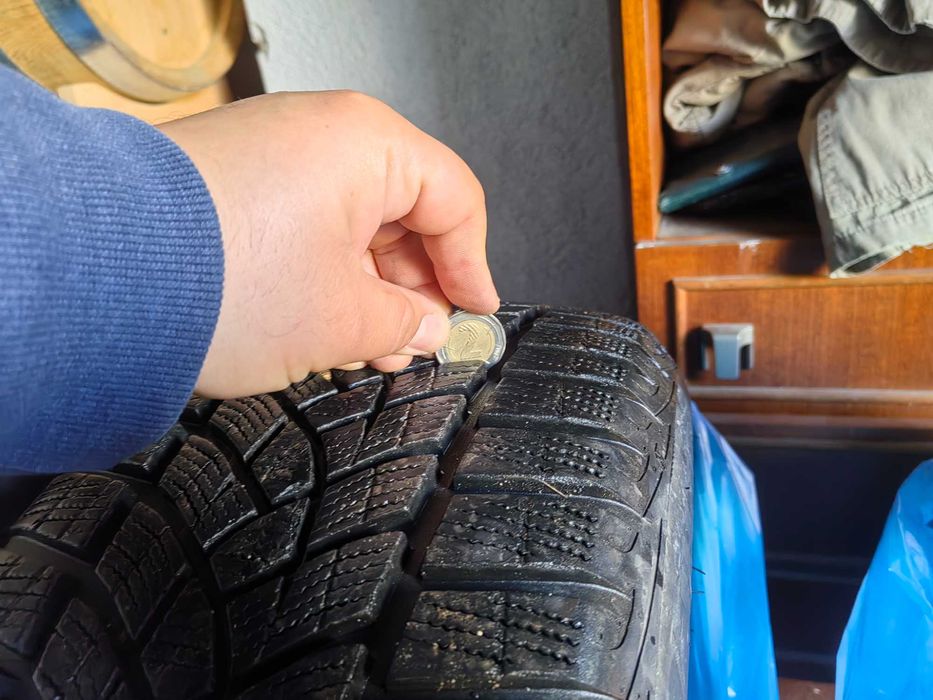 Зимни гуми GoodYear UltraGrip Performance gen-1 215/55R16 97H