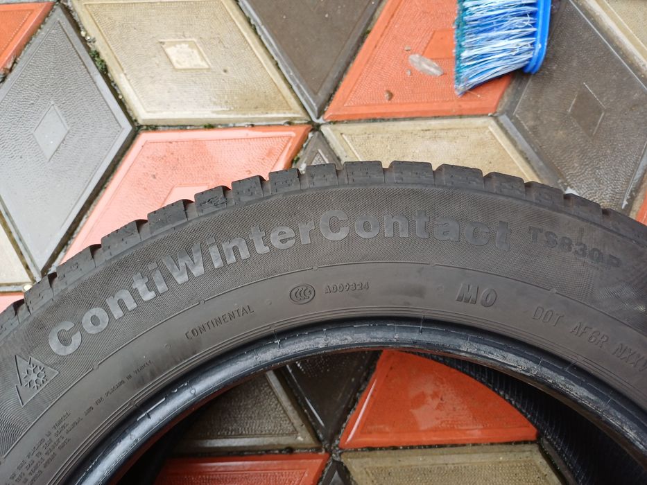 Vând 4 anvelope de iarna 225 55 r16 CONTINENTAL
