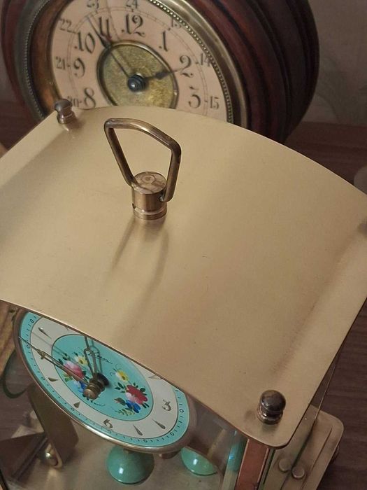 Продавам 400 дневен немски механичен часовник Kern