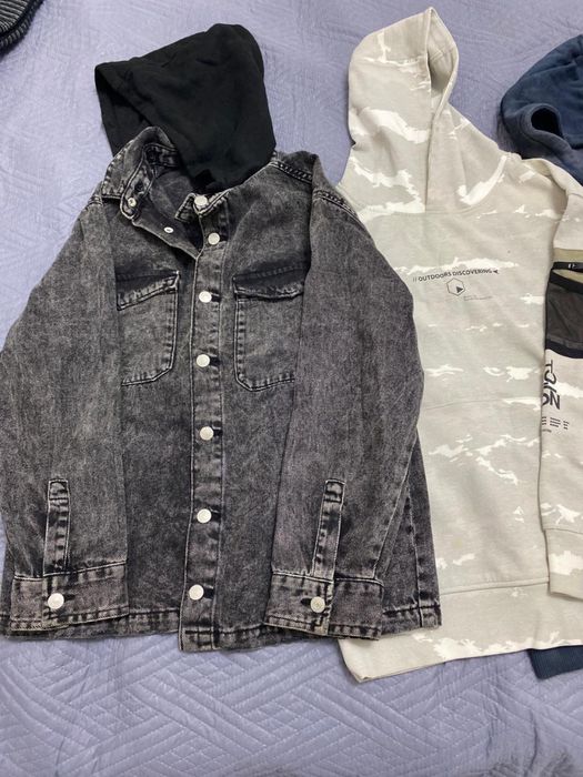 Продам джинсовку на мальчика 11-13 лет