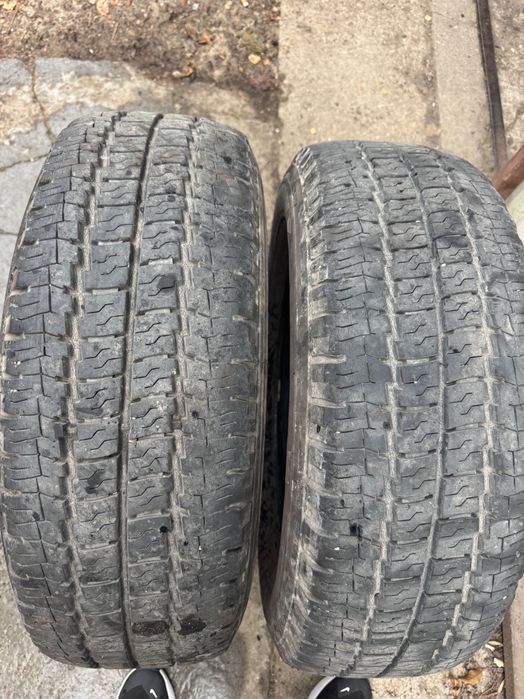 Бусови гуми 225/70/15 -300 лева. 4 броя.