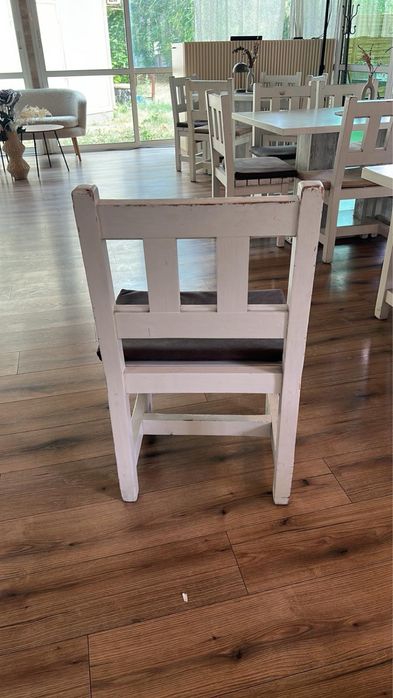 Масивни здрави столове