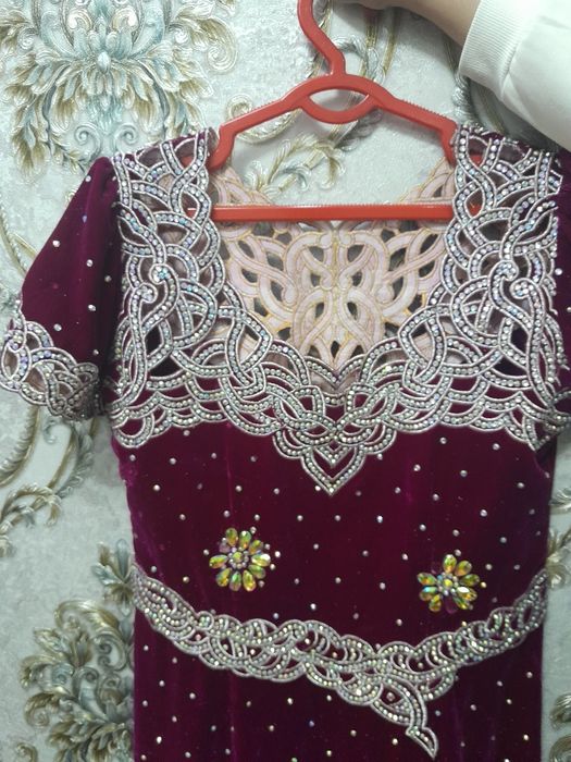 Продаю свадебное восточные платье вхорошем состояние  адрес Аерапорт